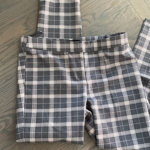 Amanda & Chelsea Women’s  Plaid Gray Bottoms